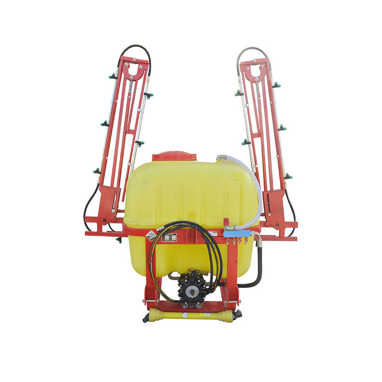 Penyembur pertanian yang dipasang traktor