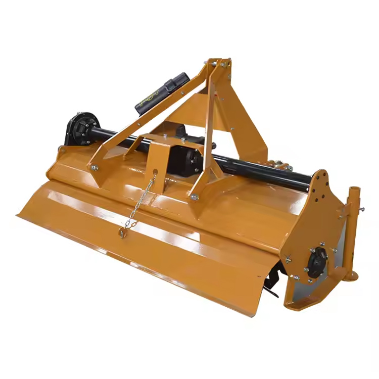 Traktor dipasang peminjam berputar